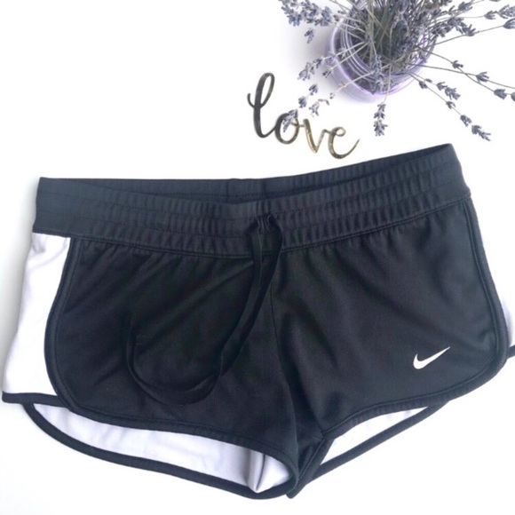 Nike Black Athletic Jogging Shorts - Picture 3 of 7